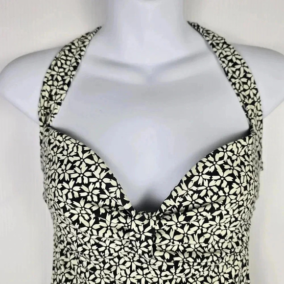 NWOT NipTuck Swim Black & White Daisy Shape Wear Halter One piece Swimsuit S-8 - Picture 3 of 10